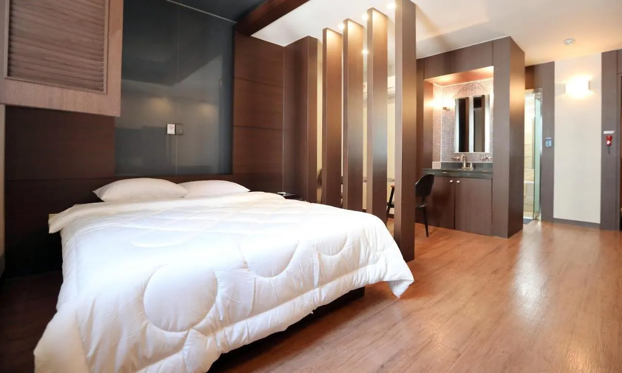 Incheon Airport Hotel June