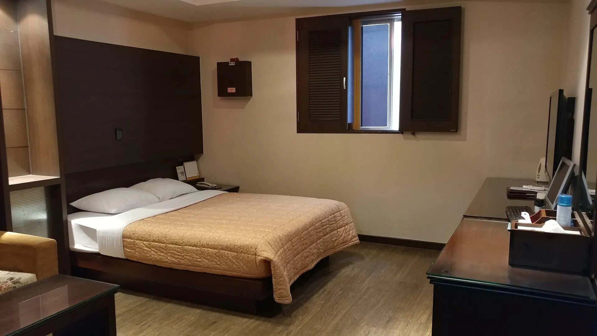 ***  Incheon Airport Hotel June South Korea