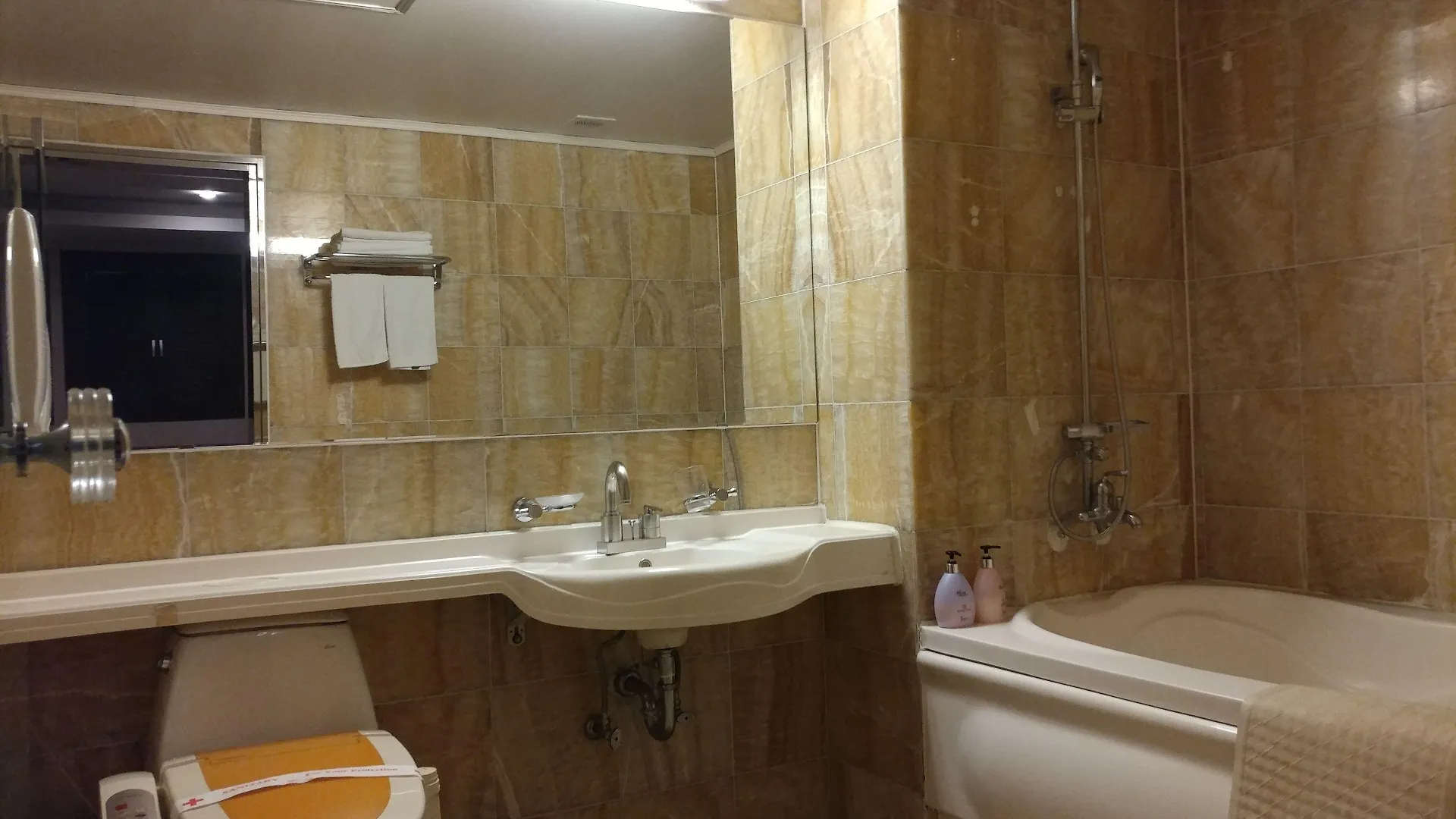 ***  Incheon Airport Hotel June South Korea