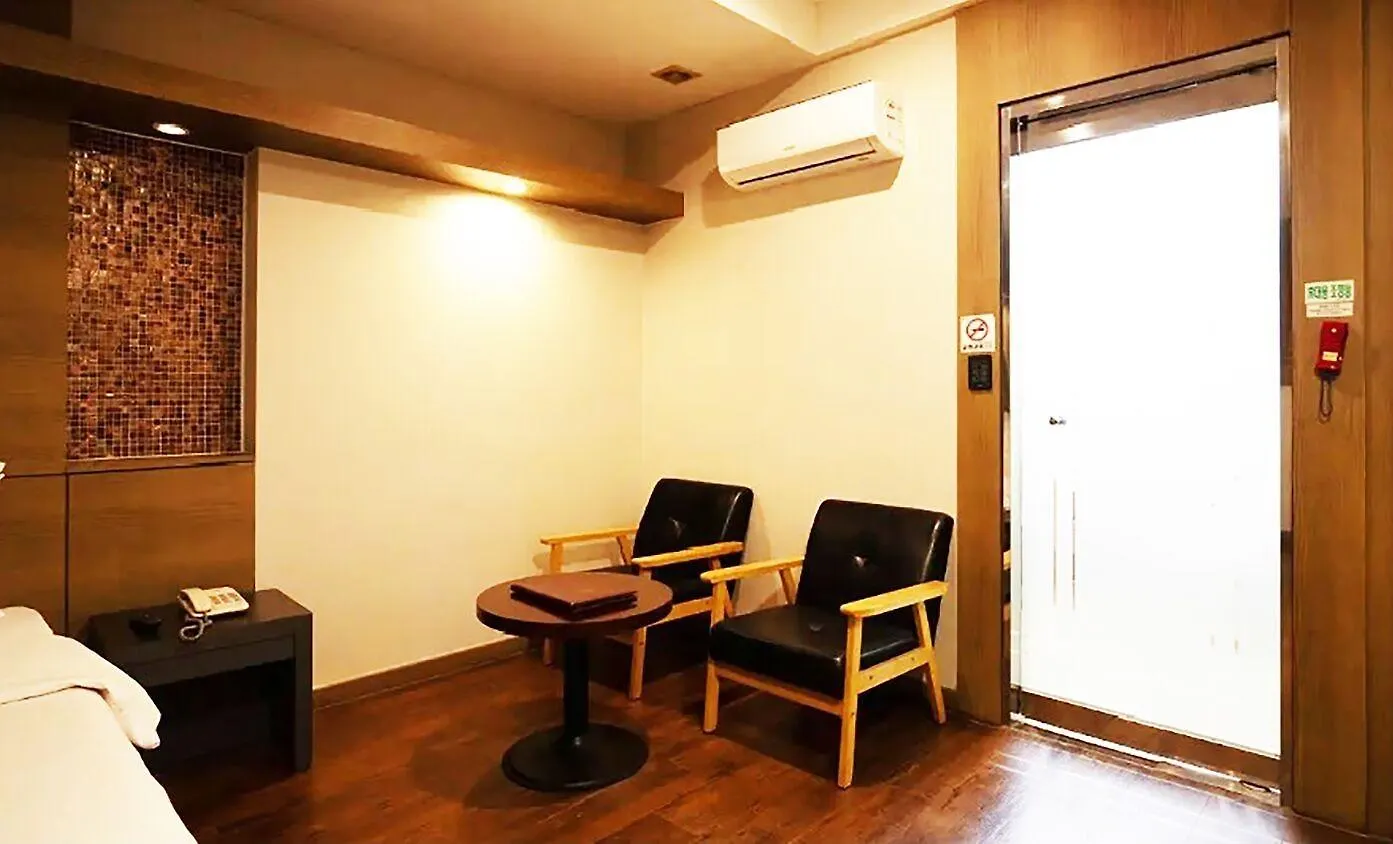 ***  Incheon Airport Hotel June South Korea